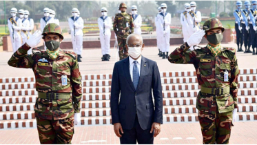 মালদ্বীপের প্রেসিডেন্ট ঢাকায়, স্মৃতিসৌধে শ্রদ্ধা নিবেদন