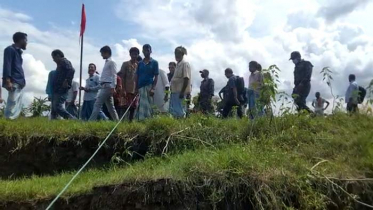 ফেনী নদীতে অবৈধ বালু উত্তোলনের বিরুদ্ধে অভিযান