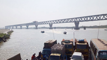 আবারও পদ্মা সেতুর পিলারে ফেরির ধাক্কা
