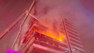 উত্তরার গ্র্যান্ড সেন্টারে লাগা আগুন নিয়ন্ত্রণে