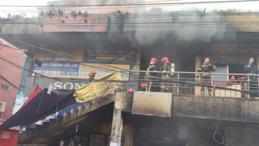 রাজধানীর কলমিলতা বাজারে আগুন, ১০ ইউনিটের চেষ্টায় নিয়ন্ত্রণে রাজধানীর কলমিলতা বাজারে আগুন, ১০ ইউনিটের চেষ্টায় নিয়ন্ত্রণে