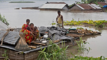 বন্যা কেড়ে নিল ৮ প্রাণ  