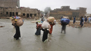 পাকিস্তানে ভারী বৃষ্টিতে ৭৭ জনের মৃত্যু