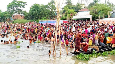 তিতাস নদীতে গঙ্গা স্নানে ভক্তদের ঢল