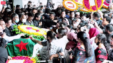 শহীদ মিনারে সর্বজনের শ্রদ্ধায় সিক্ত নির্মল রঞ্জন গুহ