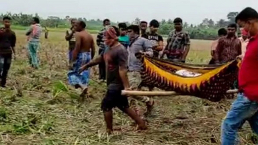 ভরদুপুরে মাঠে মিলল অ্যাসিডে দগ্ধ অর্ধনগ্ন নারীদেহ