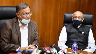 বিভ্রান্তি ছড়িয়ে জনগণের সাথে প্রতারণা করছে বিএনপি: তথ্যমন্ত্রী