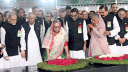 বঙ্গবন্ধুর প্রতিকৃতিতে প্রধানমন্ত্রী ও আওয়ামী লীগের শ্রদ্ধা
