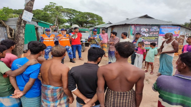 নিম্নচাপ: হাতিয়ার নিম্নাঞ্চল প্লাবিত, ৩ নম্বর সতর্কতা সঙ্কেত