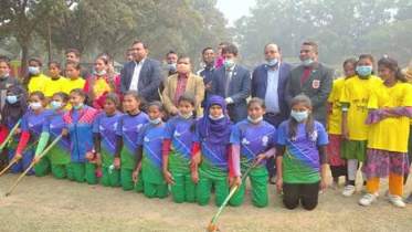 ঠাকুরগাঁওয়ে মেয়েদের মাসব্যাপী হকি প্রশিক্ষণের উদ্বোধন