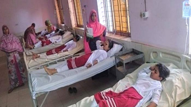 টিউবওয়েলের পানি পান করে ৫০ শিক্ষার্থী হাসপাতালে