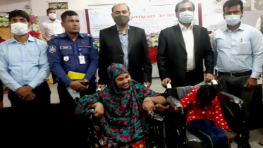 নাটোরে প্রতিবন্ধীদের মাঝে হুইল চেয়ার বিতরণ