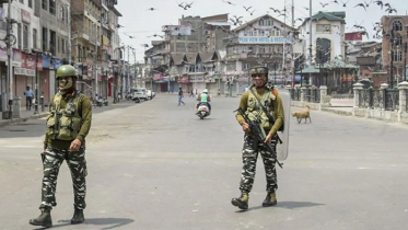 কাশ্মীরে হামলার শঙ্কা, কারফিউ জারি 