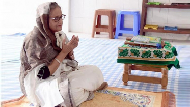 সিলেটে দু’টি মাজার জিয়ারত করলেন প্রধানমন্ত্রী