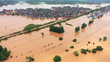 ভয়াবহ বন্যার কবলে চীনের দক্ষিণাঞ্চল