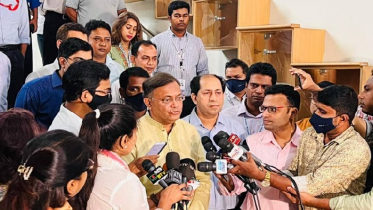 স্ত্রীর নির্দেশে টিটিইকে বরখাস্ত সমীচীন হয়নি: তথ্যমন্ত্রী