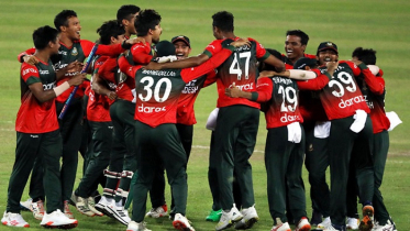 অস্ট্রেলিয়াকে গুঁড়িয়ে জিতল বাংলাদেশ