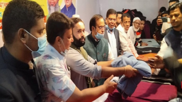 অসহায় দুস্তদের মাঝে যুবলীগের শীতবস্ত্র বিতরণ 