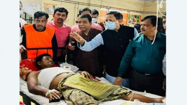 সীতাকুণ্ডে অগ্নিকাণ্ডে নিহতদের স্বজন ও আহতদের পাশে যুবলীগ