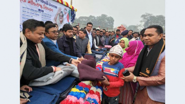 যুবলীগের সুবর্ণজয়ন্তী উপলক্ষে উত্তরবঙ্গে ৮ হাজার শীতবস্ত্র বিতরণ