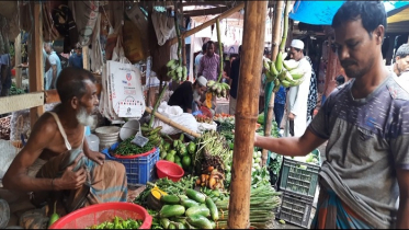 পাঁচ সিন্ডিকেটের কবলে মোংলার বাজার