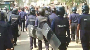 কামারখন্দে ত্রিমুখী সংঘর্ষে আহত ২৫