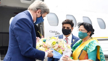 ঢাকায় পৌঁছেছেন জন কেরি