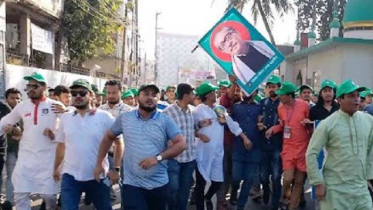 খণ্ড খণ্ড মিছিল নিয়ে জনসভায় আসছেন নেতাকর্মীরা