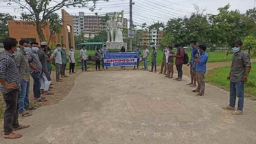 ২ হলের নির্মাণ কাজ বন্ধ করে দেয়ার ঘোষণা দিলেন শিক্ষার্থীরা 