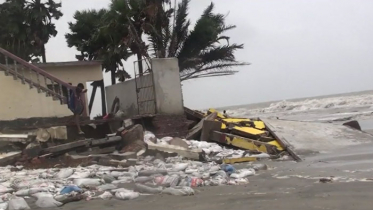 অমাবশ্যার প্রভাবে আবারও ভাঙ্গছে কুয়াকাটা