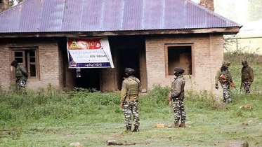 কাশ্মীরে বন্দুকযুদ্ধে ৩ লস্কর সন্ত্রাসী নিহত