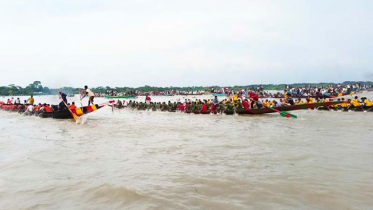 আড়িয়াল খাঁ নদে হয়ে গেলো ঐতিহ্যবাহী নৌকা বাইচ