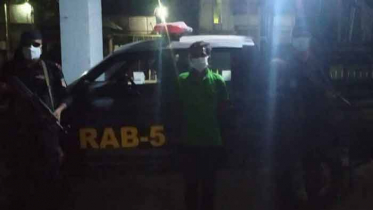 বদলগাছীতে মাদক ব্যবসায়ীর হামলায় ২ র‌্যাব সদস্য আহত