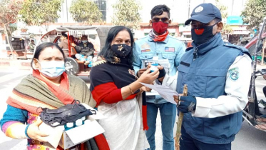 ঠাকুরগাঁওয়ে মাক্স-হ্যান্ড স্যানিটাইজার বিতরণ