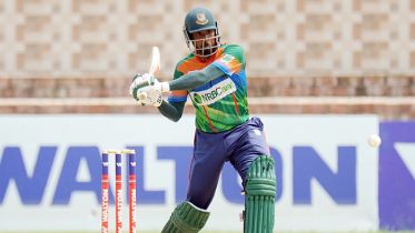 শতক হাঁকিয়ে শীর্ষে মিজানুর, বোলিংয়ে যথারীতি তানভীর