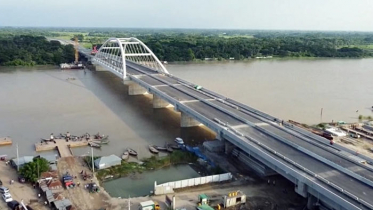 উদ্বোধনের পর মধুমতি সেতুতে কোটি টাকার টোল আদায়