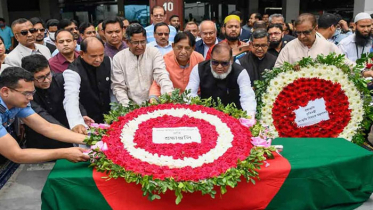 বিমানবন্দরে গাফ্ফার চৌধুরীর কফিনে ফুলেল শ্রদ্ধা