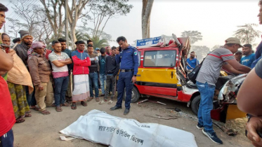 মোংলায় সিলিন্ডারবাহী ট্রাকে অ্যাম্বুলেন্সের ধাক্কা, চালক নিহত