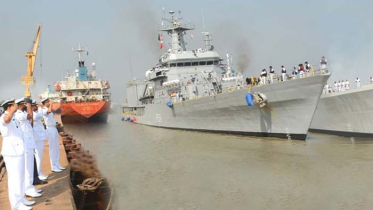 মোংলায় নিরাপদ আশ্রয়ে নৌ বাহিনী ও কোস্টগার্ডের ৮ যুদ্ধ জাহাজ