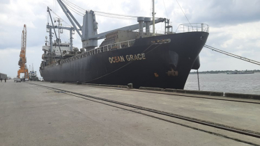 মোংলায় মেট্রোরেলের দ্বিতীয় চালানের খালাস শুরু