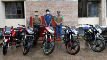 পাবনায় ৬টি চোরাই মোটরসাইকেলসহ আটক ২