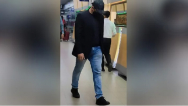 দেশ ছাড়লেন মুরাদ হাসান