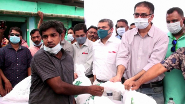 নারায়ণগঞ্জে ৩৭ পরিবারের মধ্যে খাদ্য সামগ্রী বিতরণ 