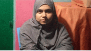 স্ত্রীর অধিকার পেতে স্বামীর বাড়িতে অনশন