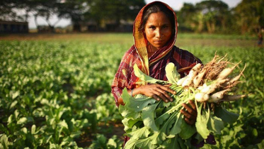 চরম অবমূল্যায়নে গ্রামীণ নারীরা