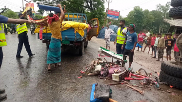 যাত্রীসহ রিকশাকে চাপা দিল কাভার্ডভ্যান, নিহত ২