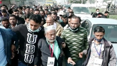 স্বতন্ত্র প্রার্থীর নির্বাচনী প্রচারণায় হামলা, প্রতিবাদে বিক্ষোভ