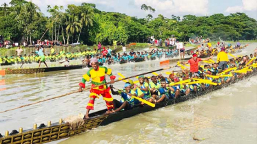 সন্ধ্যা নদীতে নৌকা বাইচ, লাখো মানুষের ঢল