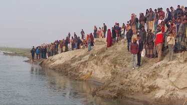 কুড়িগ্রামে ২৫ যাত্রী নিয়ে নৌকাডুবি, নারী নিখোঁজ