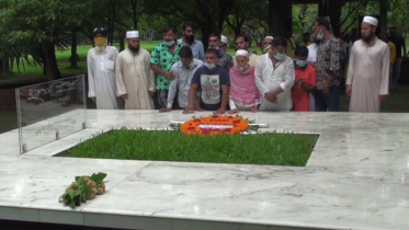 নুহাশপল্লীতে শ্রদ্ধা-ভালোবাসায় হুমায়ূন স্মরণ